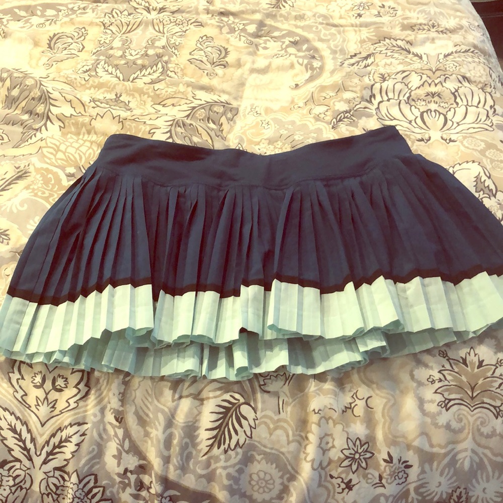 Pleated lululemon workout-tennis skirt rarely worn
